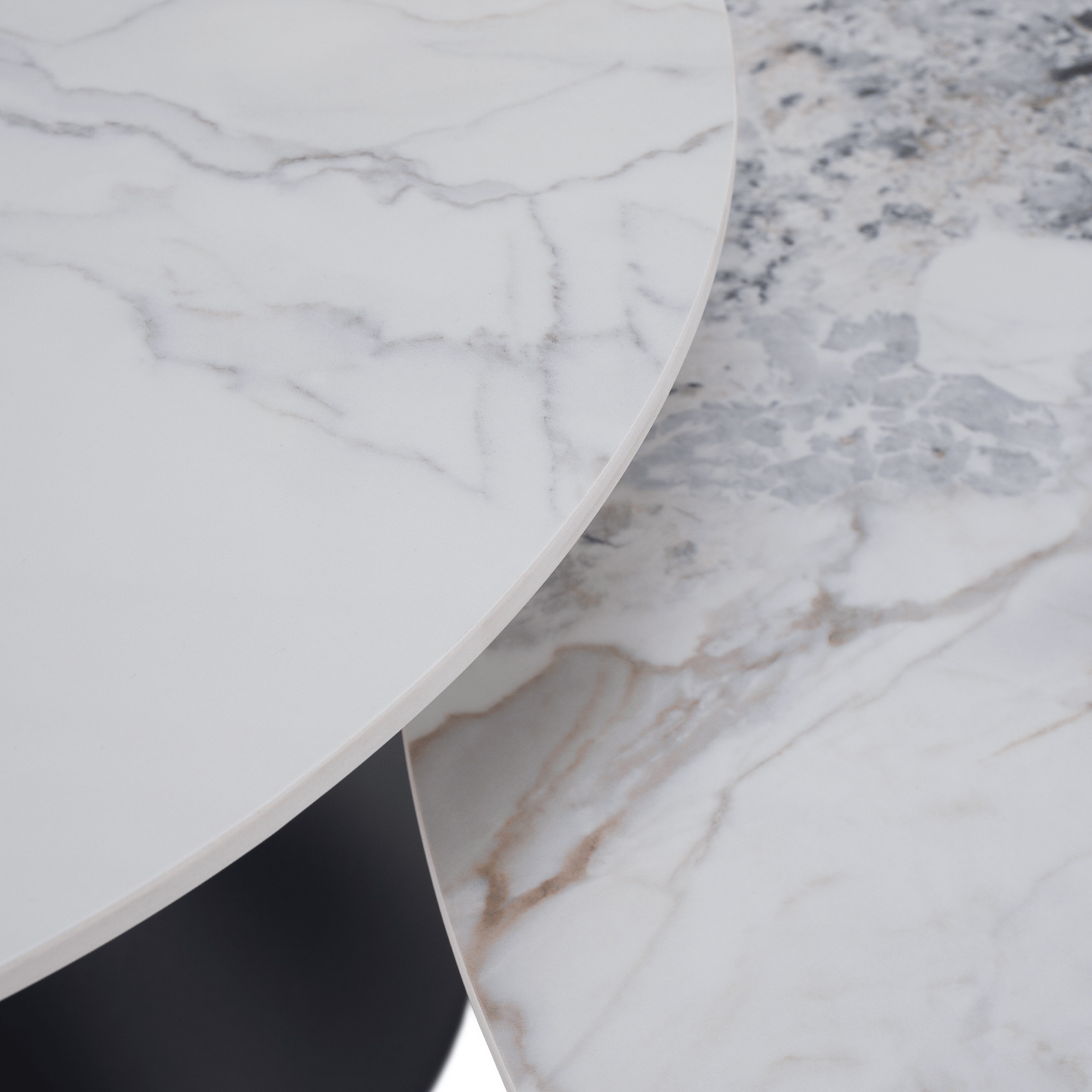 Dohányzóasztalok, 2 db-os szett, fehér márvány/fekete/arany, acél, MABUZ Dohányzóasztalok, 2 db-os szett, fehér márvány/fekete/arany, acél, MABUZ