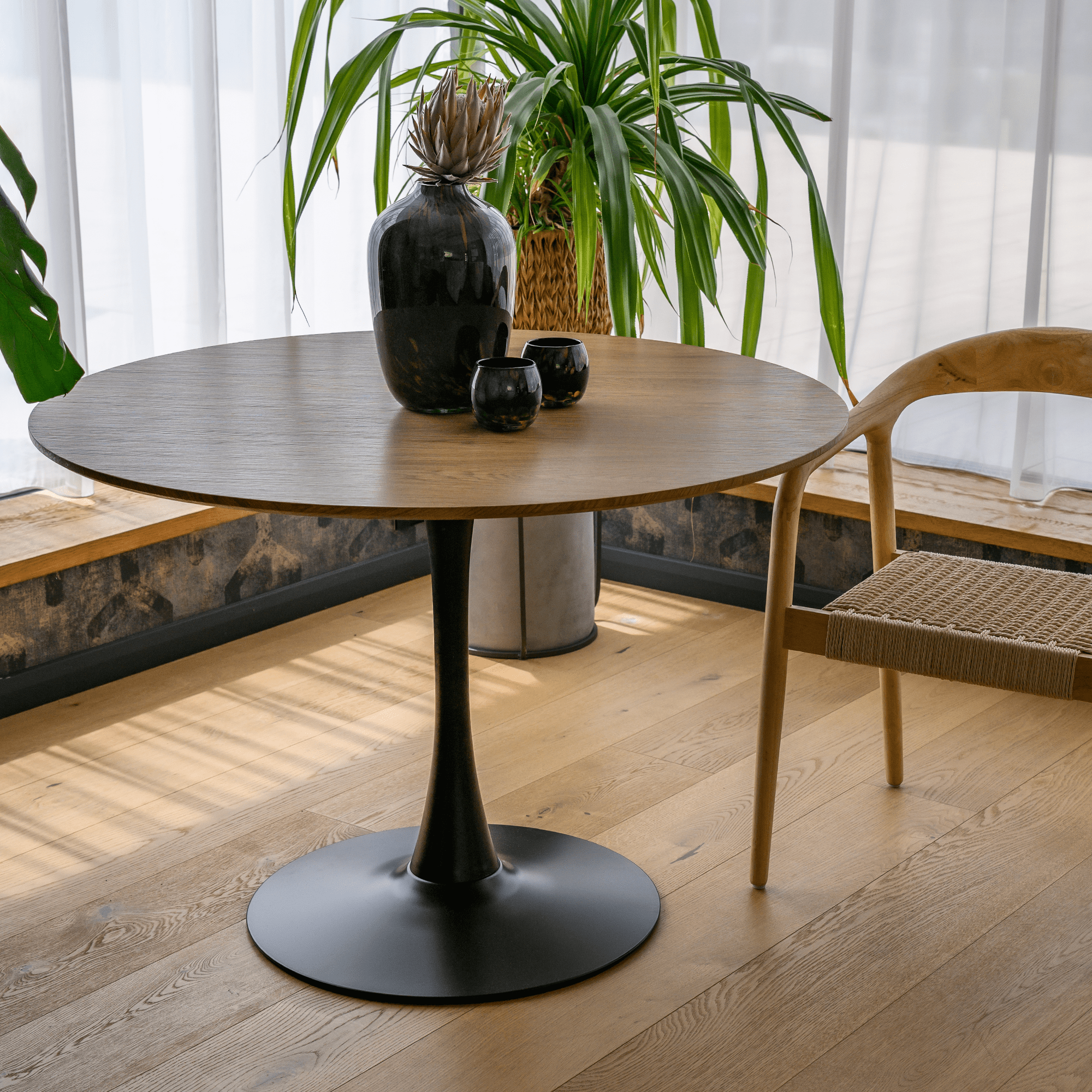 Étkezőasztal, kerek, tölgy/fekete, átmérő 110 cm, REVENTON NEW Étkezőasztal, kerek, tölgy/fekete, átmérő 110 cm, REVENTON NEW