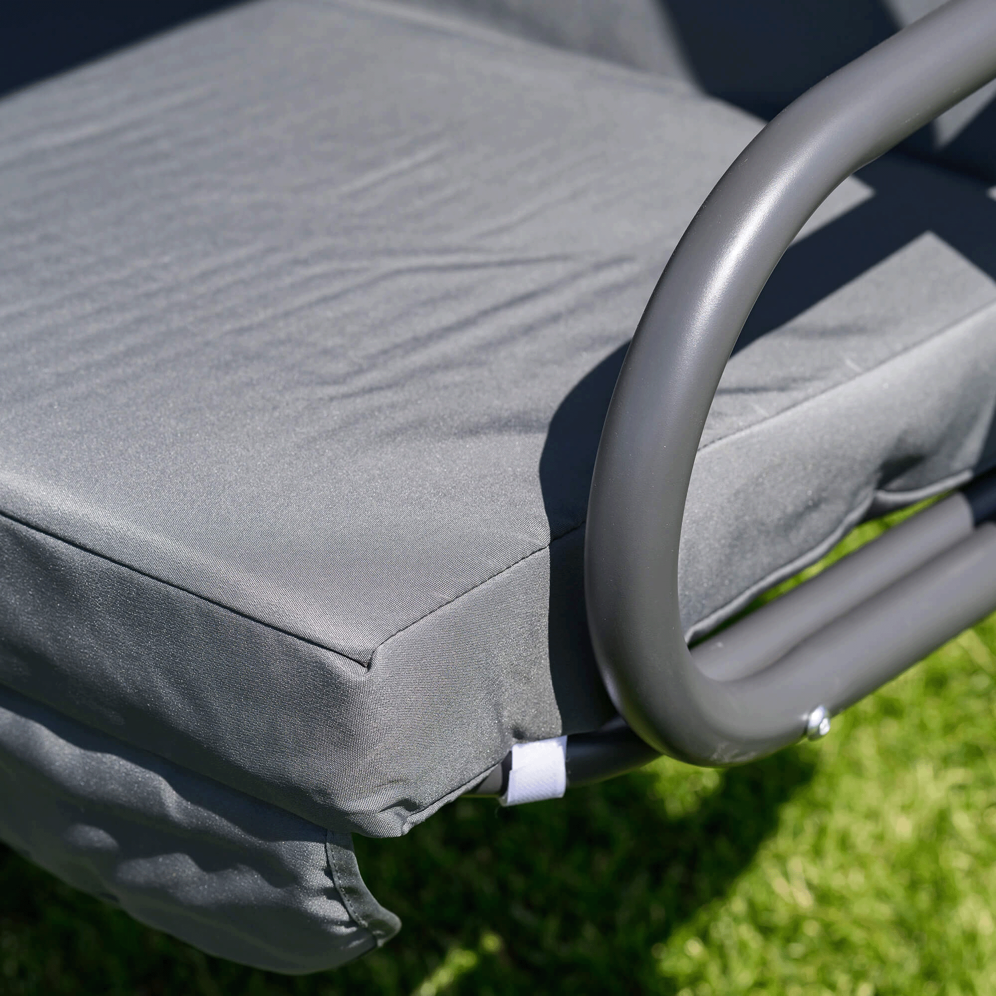 Kerti hinta, szürke, KEMI