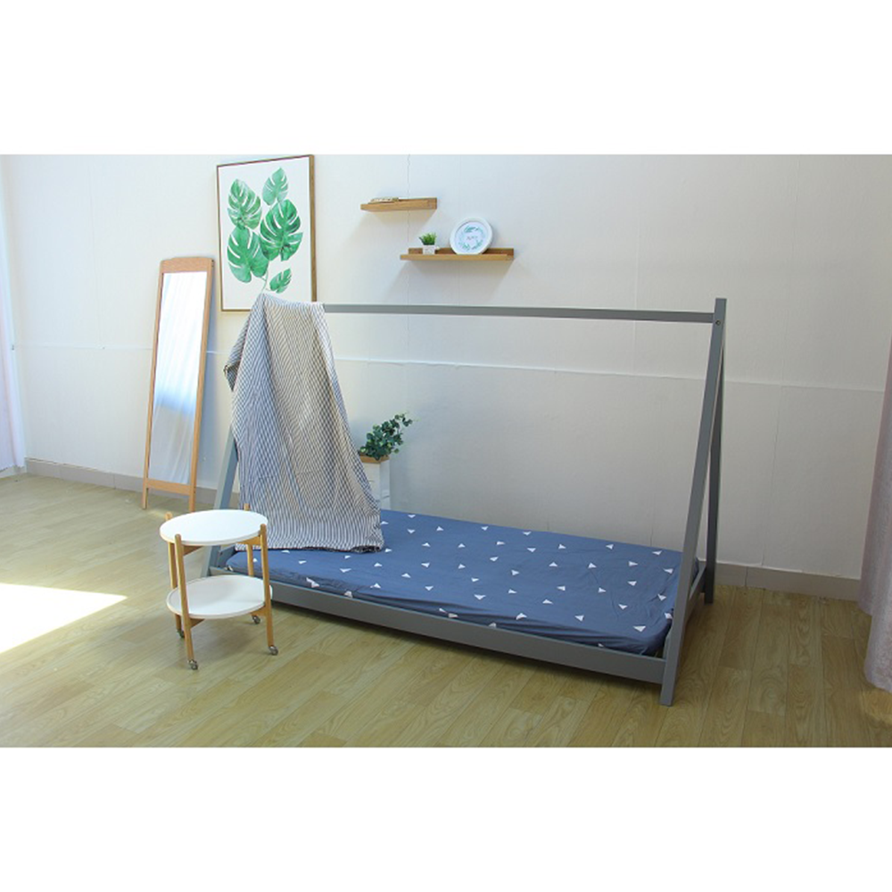 Montessori ágy, tűnyalábos fenyőfa, szürke, GROSI