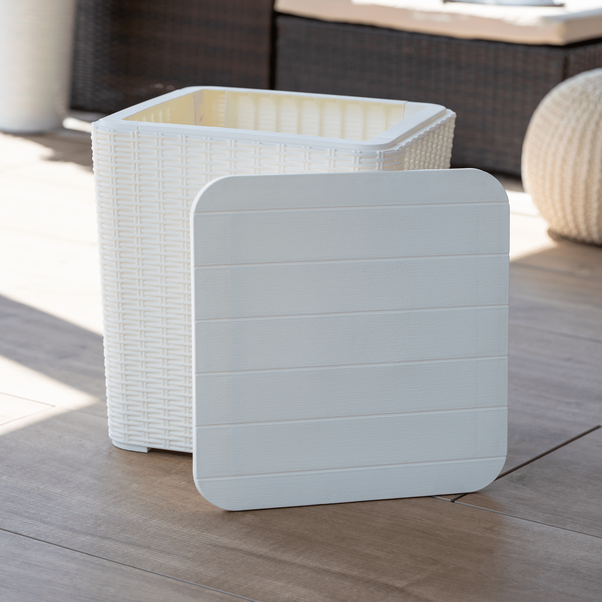 Zahradní úložný box / příruční stolek, bílá, Ugur