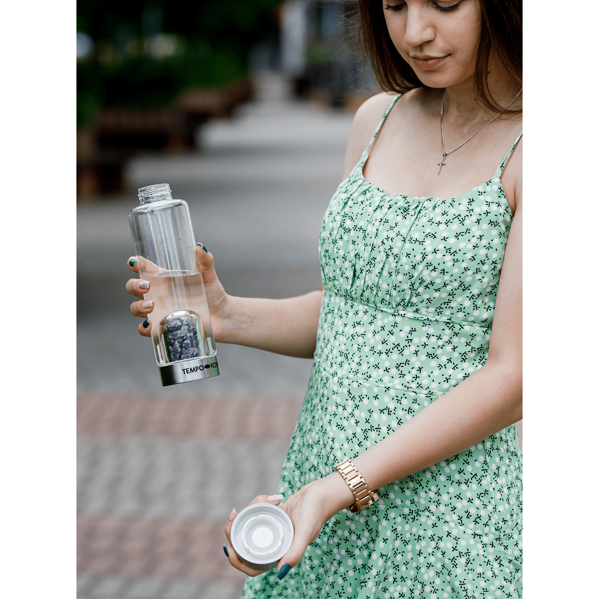 TEMPO-KONDELA CRYSTAL, sklenená fľaša s ametystom, 500 ml