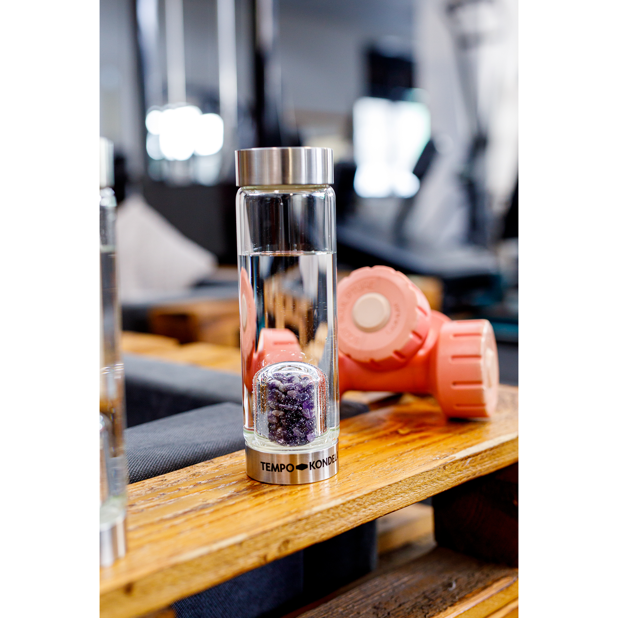 TEMPO-KONDELA CRYSTAL, sklenená fľaša s ametystom, 500 ml