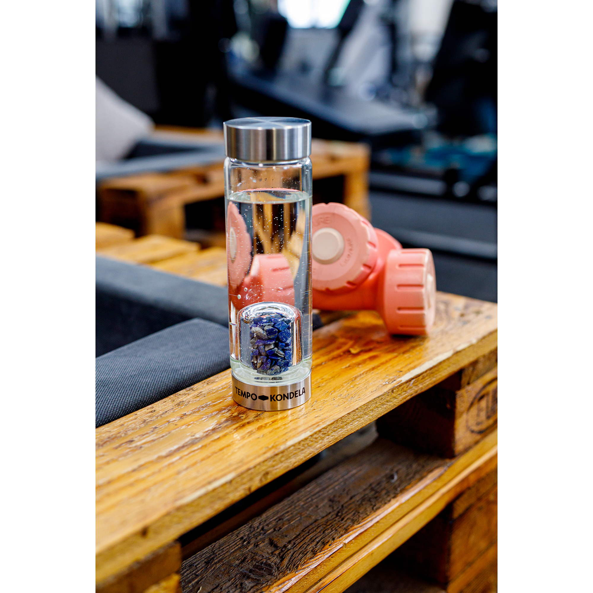 TEMPO-KONDELA CRYSTAL, sklenená fľaša s kyanitom, 500 ml